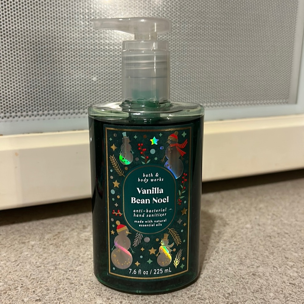 Bath and Body Works Vanilla Bean Noel FULL Hand Sani.